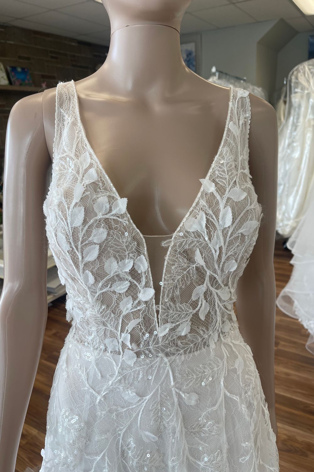 Pronovias Elara 5