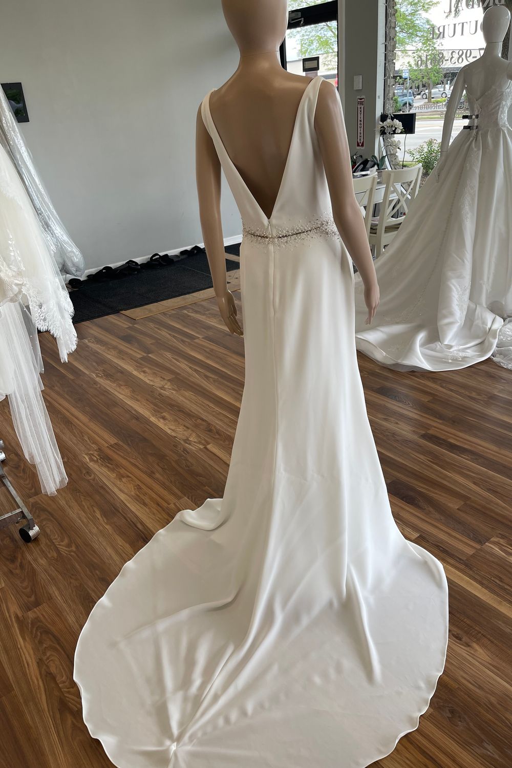 Pronovias Alaia 9