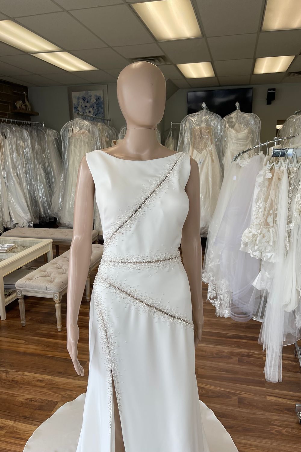 Pronovias Alaia 5