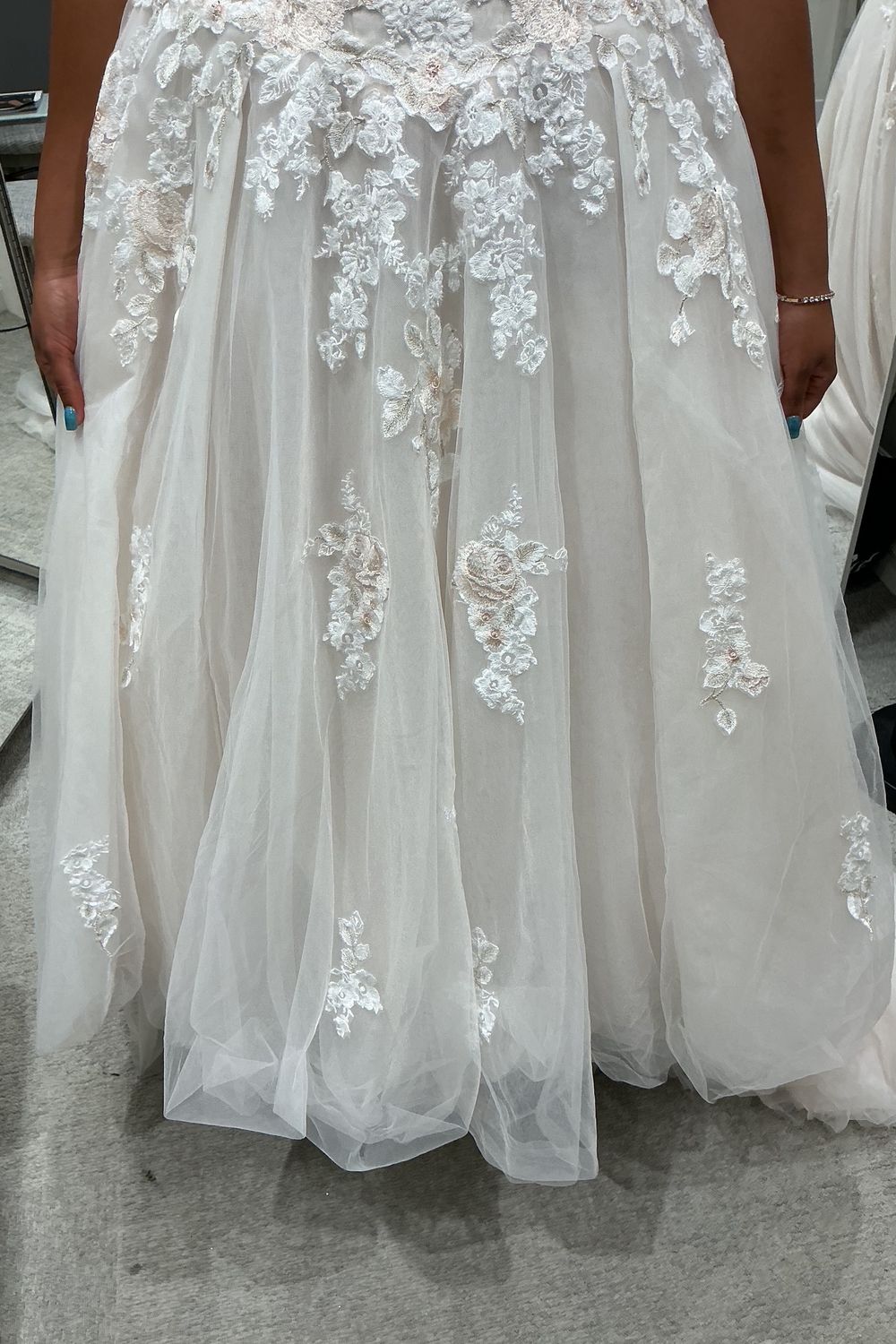 David's Bridal V3902 11