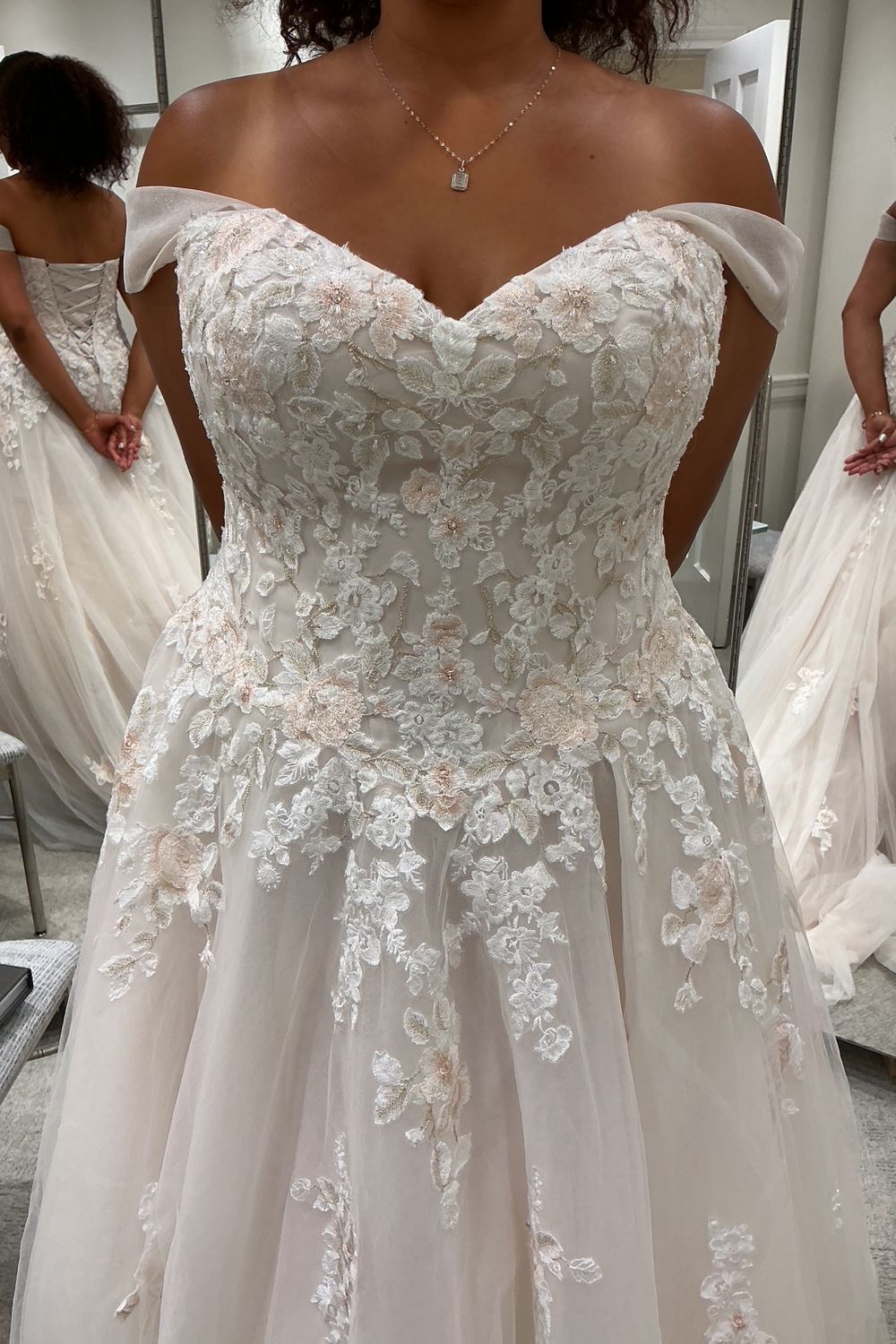 David's Bridal V3902 8