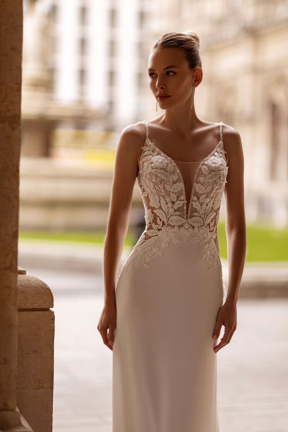 Maria Anette V-Neck Sleeveless Lace Bodice Sheath Dress-5631 2