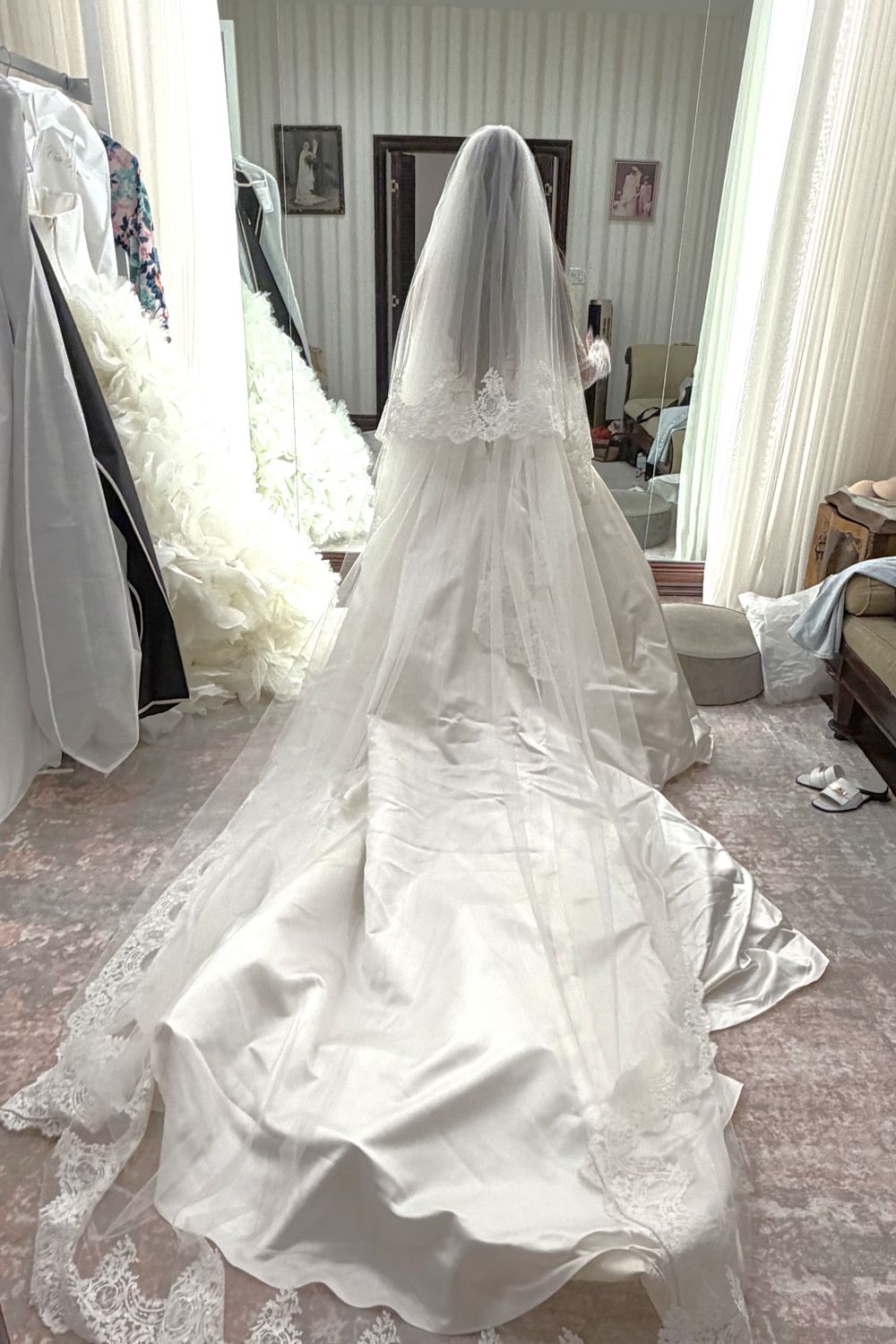 Berta 25-114 with Veil and Gloves 1