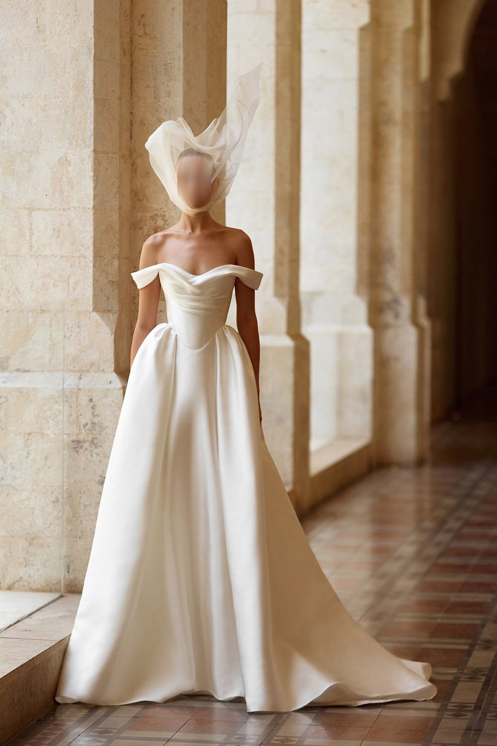 Alon Livne Niva with Veil  0