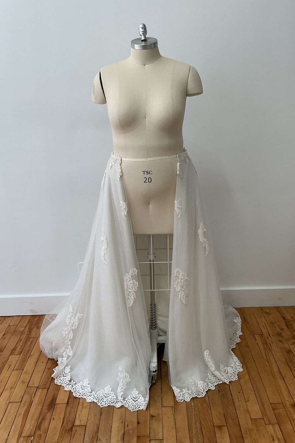 Maggie Sottero Fiona Detachable Train 1
