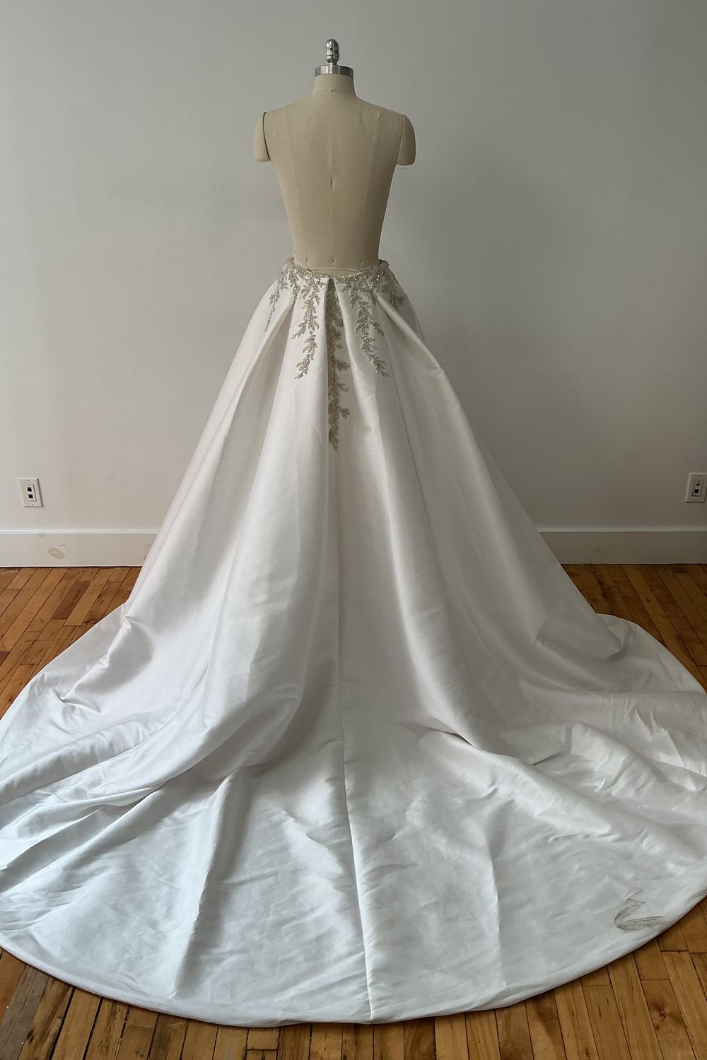 Maggie Sottero Almudena-train 3