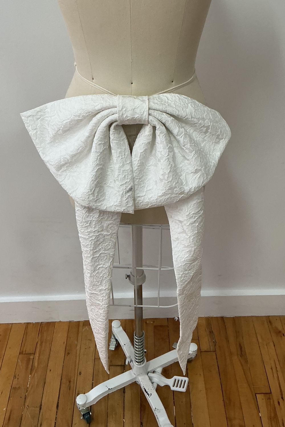 Enaura Bridal Hailey Bow 2