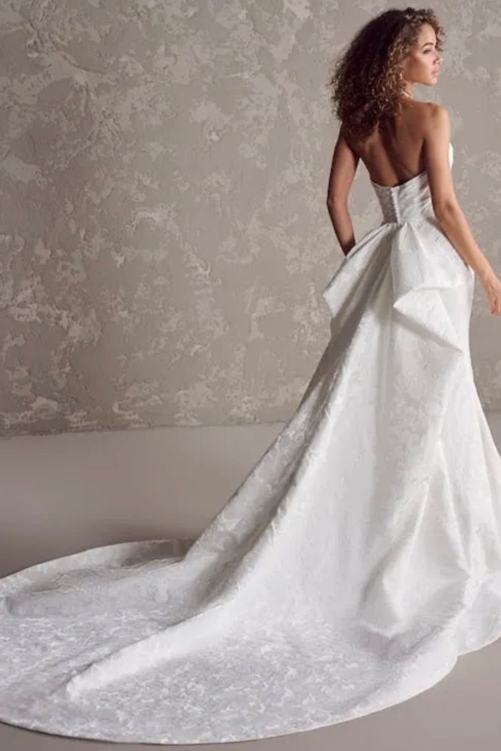 Maggie Sottero Hilo Bow 0