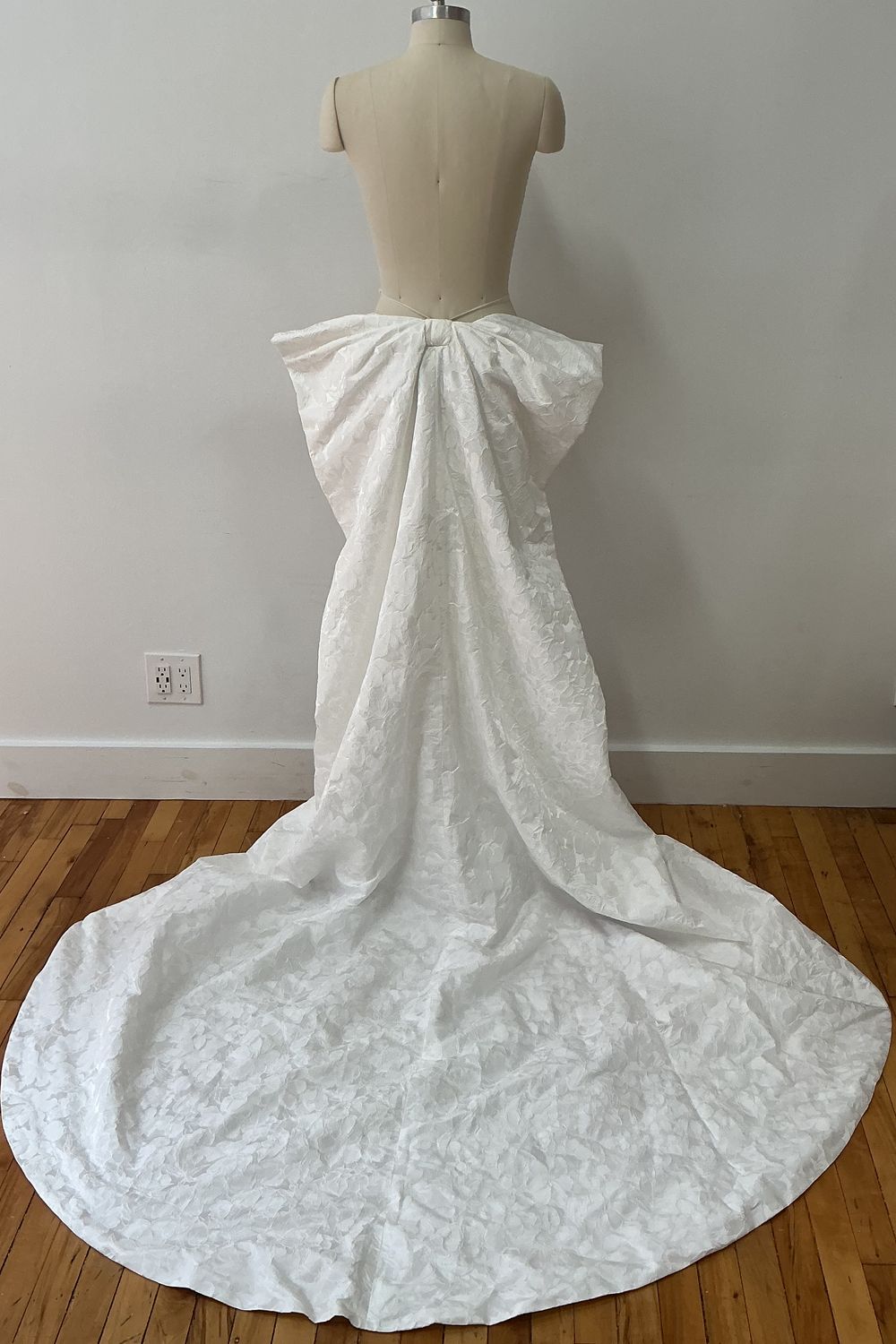 Maggie Sottero Hilo Bow 1