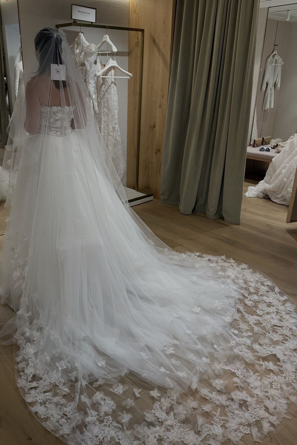 Atelier Pronovias Yoshida 8