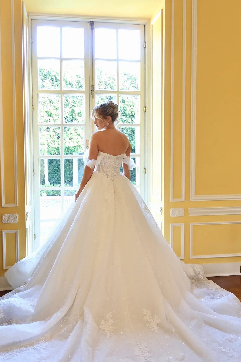 Martina Liana 1704 3