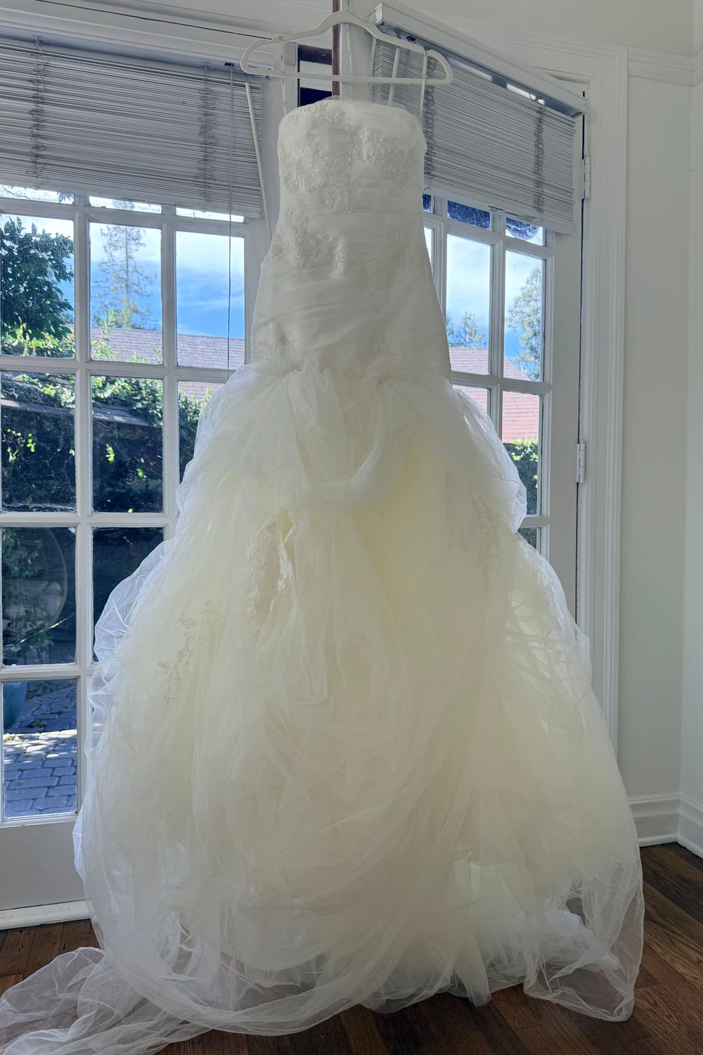 Vera Wang White Mermaid wedding gown 3