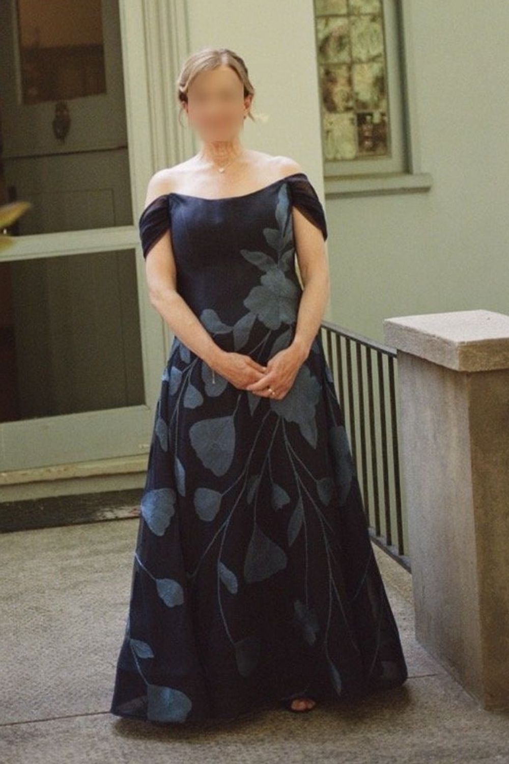 Fouy Chov 2129 with Sleeves 2