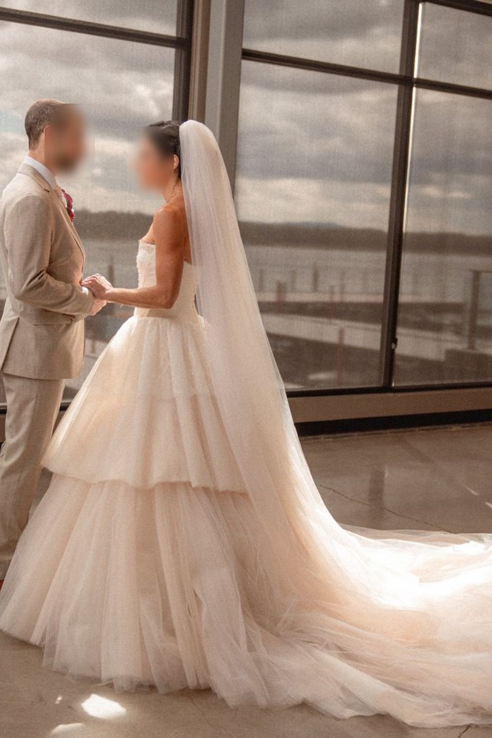 Vera Wang Sigourney 7