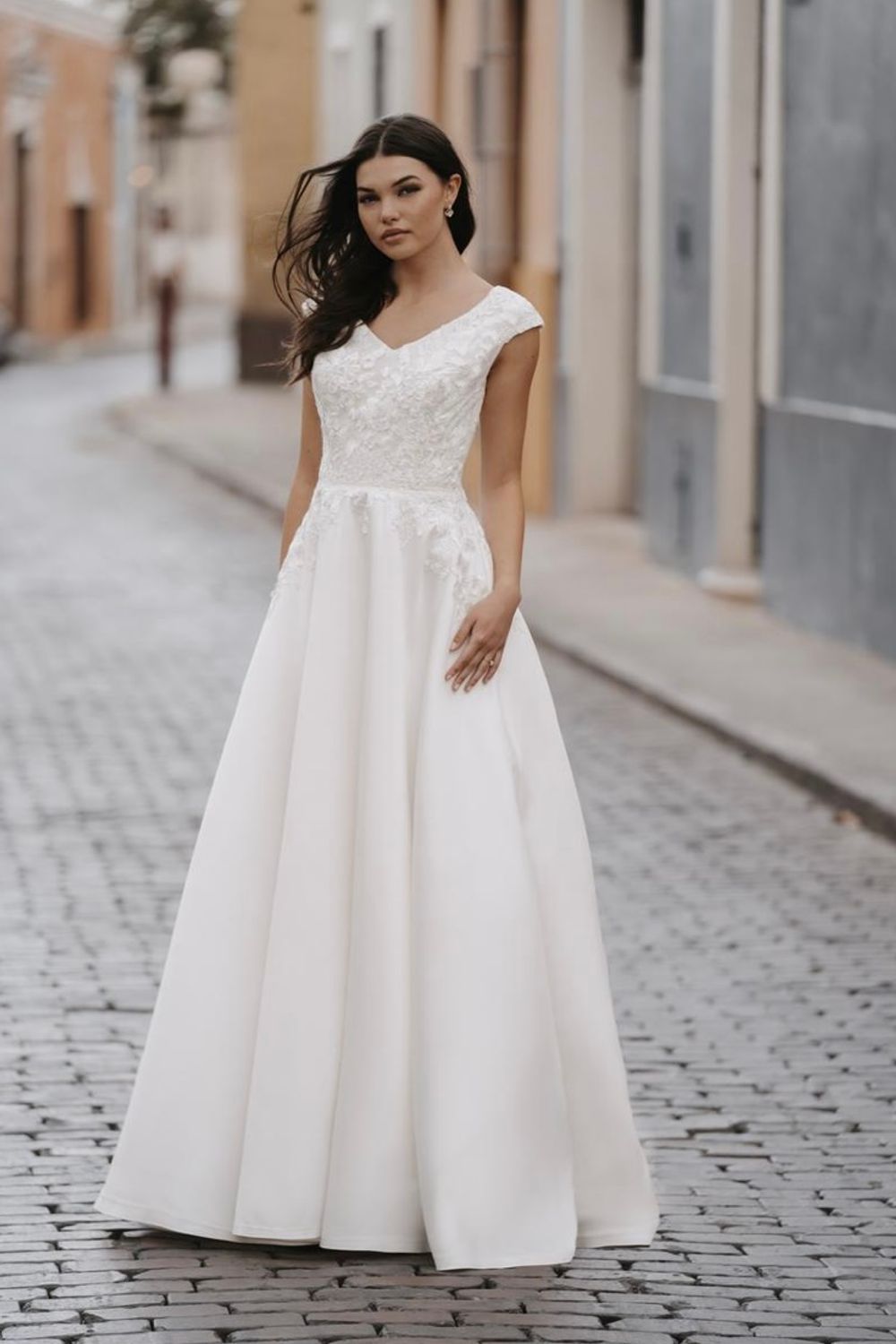 Allure Bridals M695 0