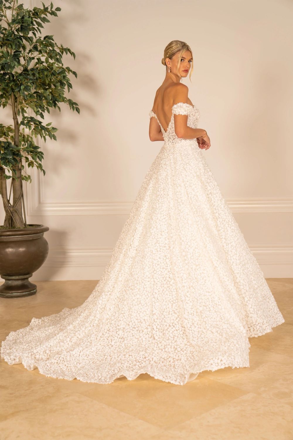 Reem Acra Nepal 1