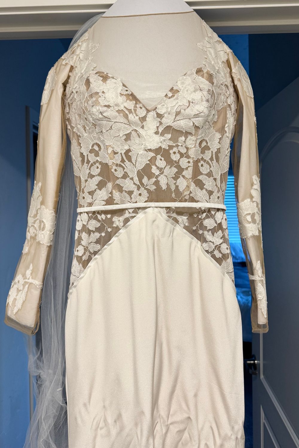 Hayley Paige Champagne with white lace 0