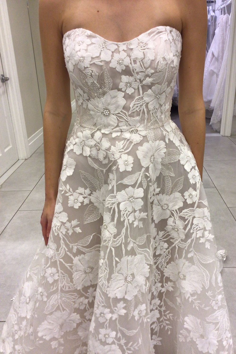 Valentini Spose Nao with Custom Shawl 2