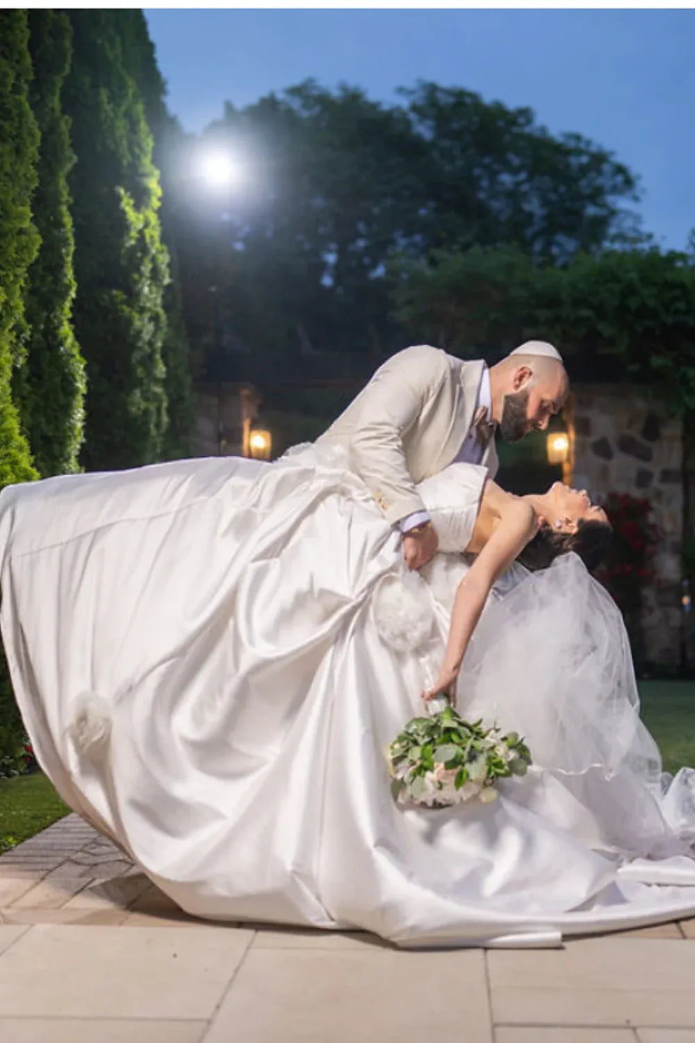 Nicole and Felicia NF067 with Veil 6
