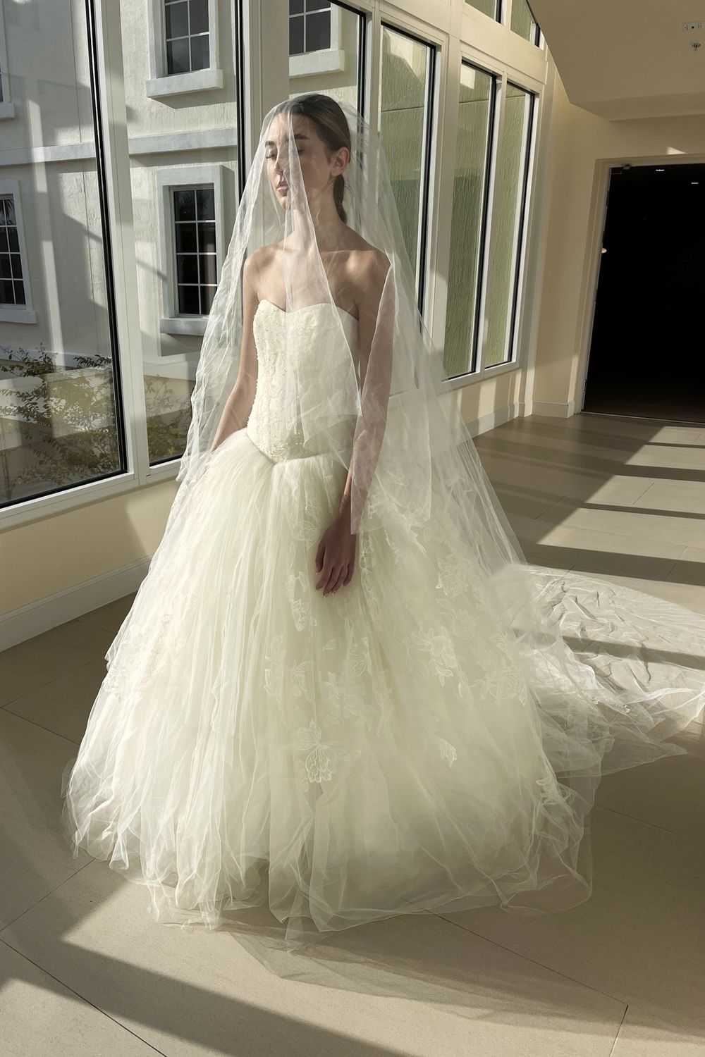 Vera Wang-Lisbeth-9