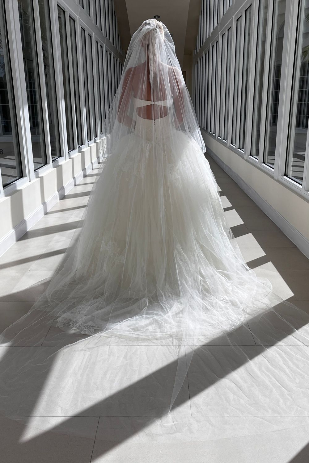 Vera Wang-Lisbeth-2