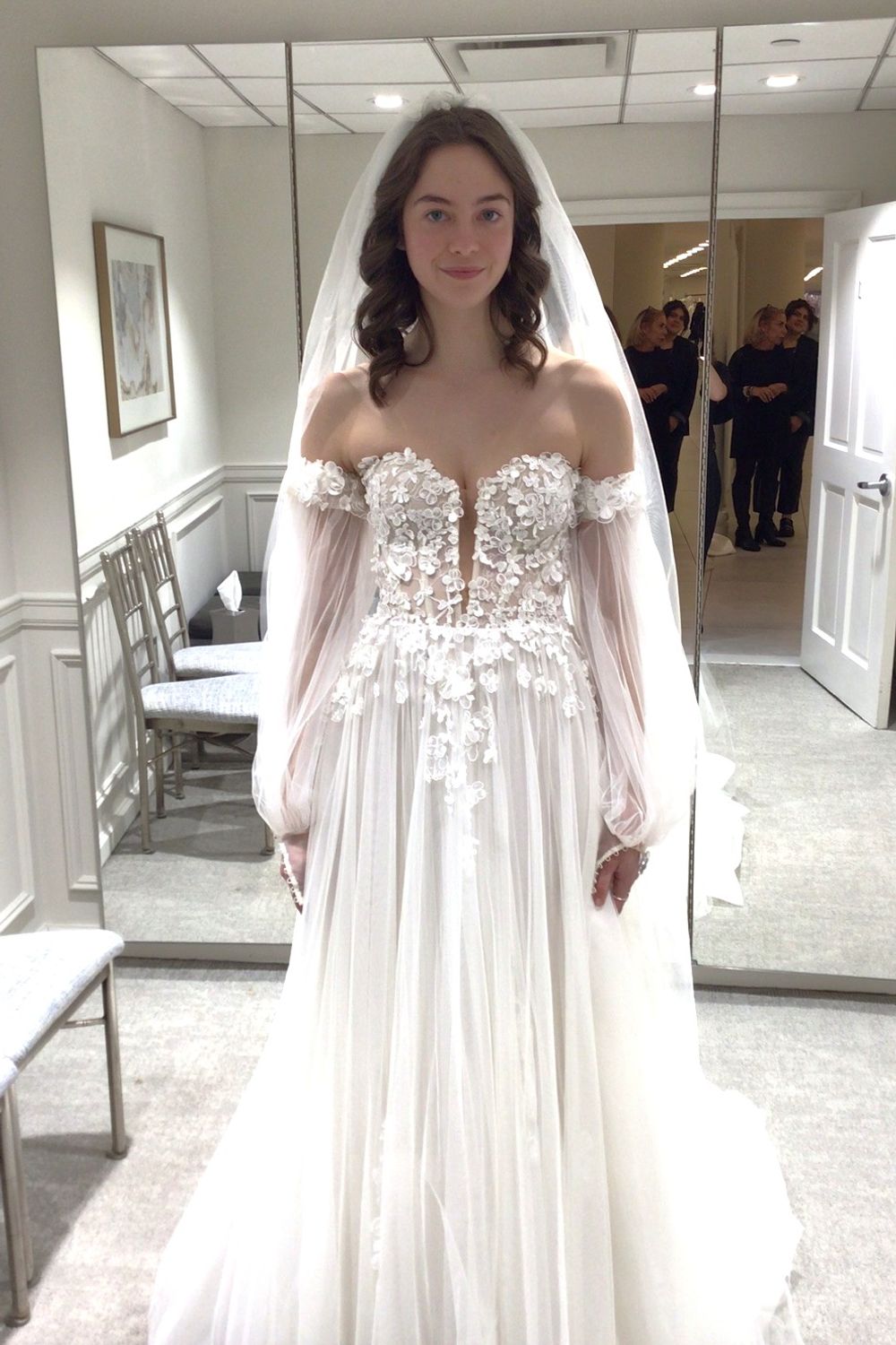 Lee Petra Grebenau Glory with Veil and Sleeves 1