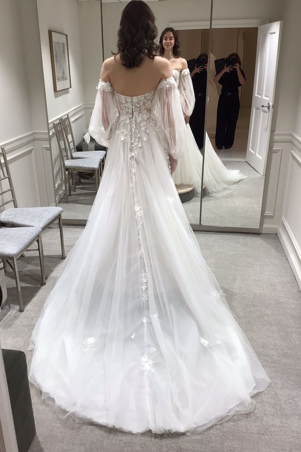 Lee Petra Grebenau Glory with Veil and Sleeves 2