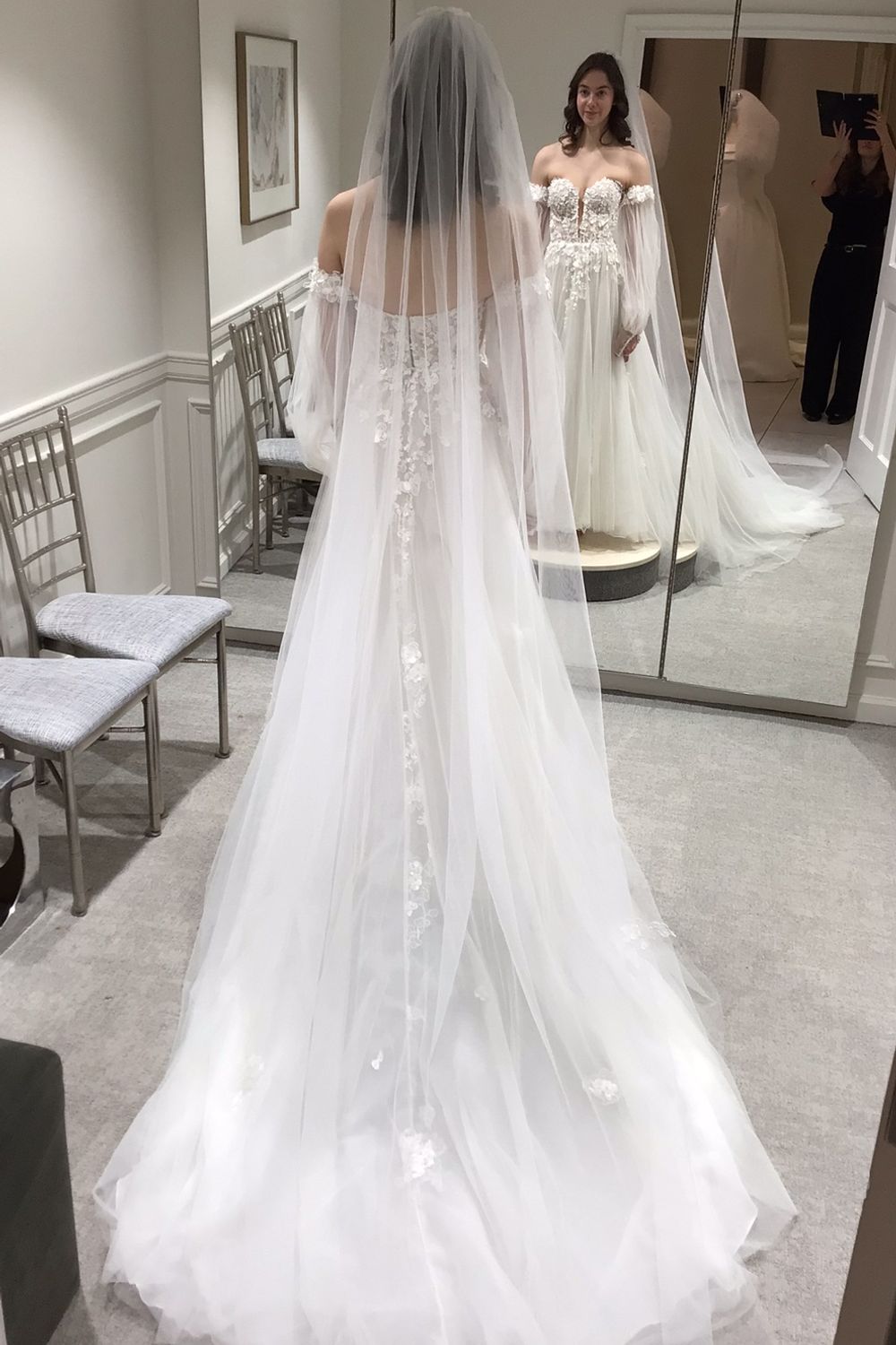 Lee Petra Grebenau Glory with Veil and Sleeves 3