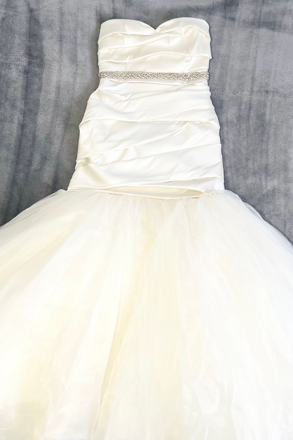 Vera Wang White Fit and Flare Ivory Wedding Dress 0