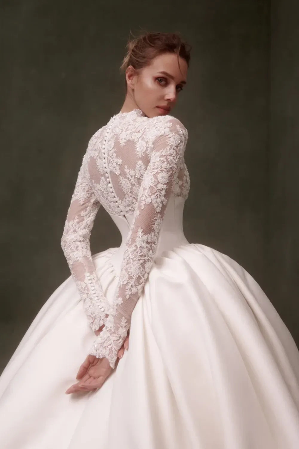 Nicole and Felicia NF088 with veil and blusher 2