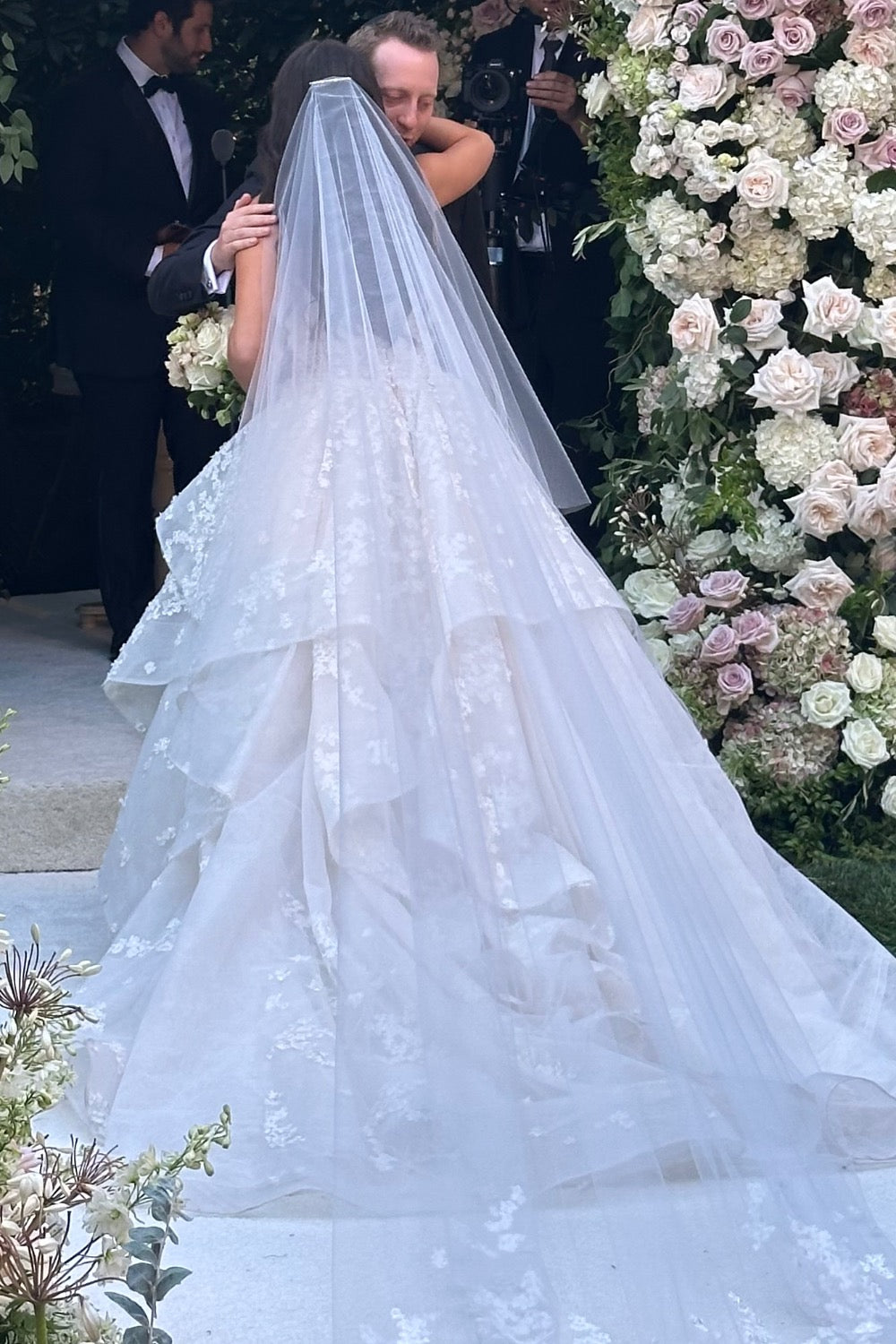 Second Hand Cathedral Veil Used Monique Lhuillier Everest Used