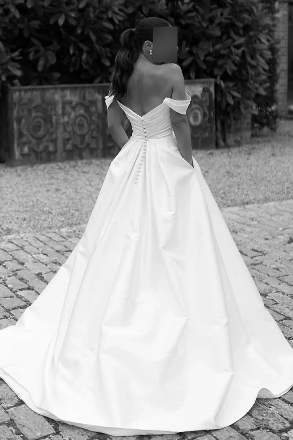 Suzanne Neville Bespoke Maisie  1