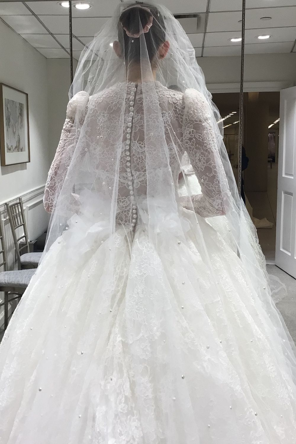 Pnina Tornai 4923 with 3277 Veil 7