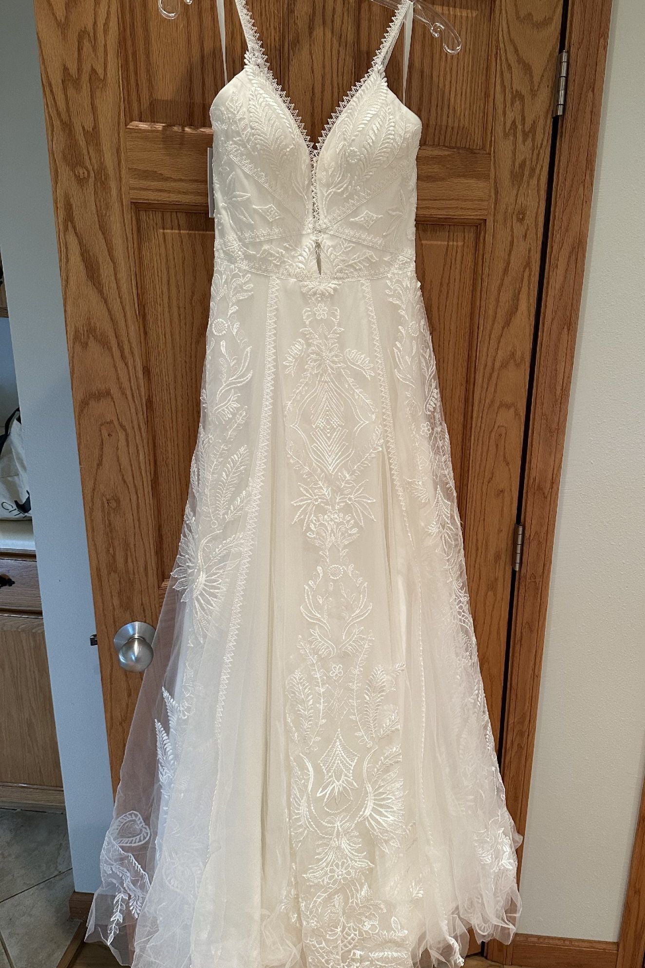 Evie Young Bridal Quest, EY006 0
