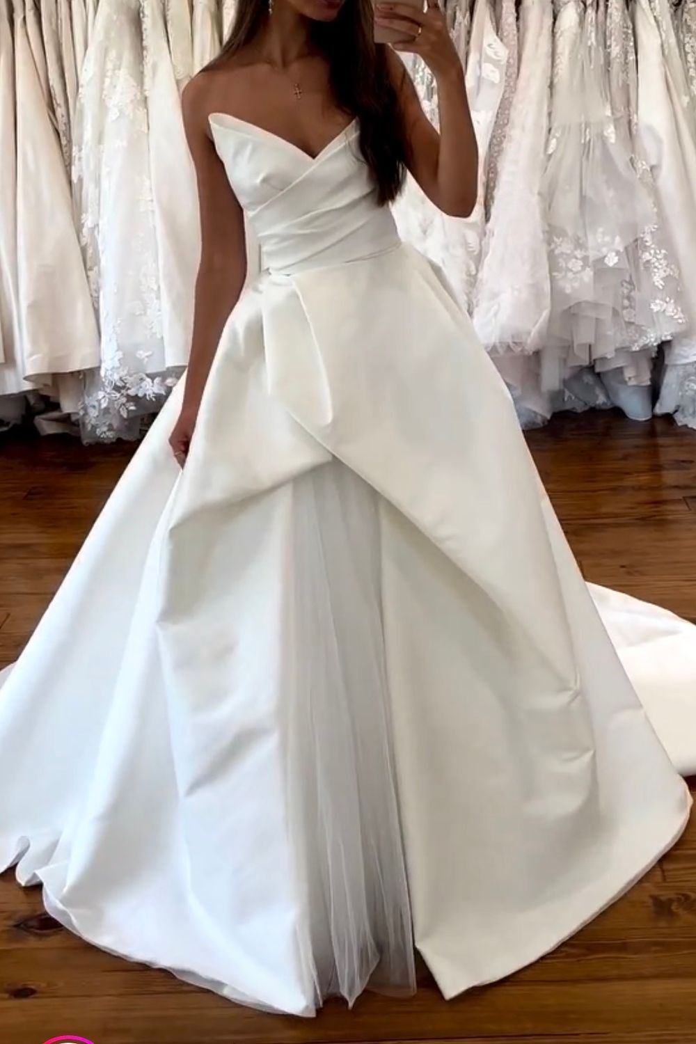 Monique Lhuillier Ballroom Style Wedding Gown 8