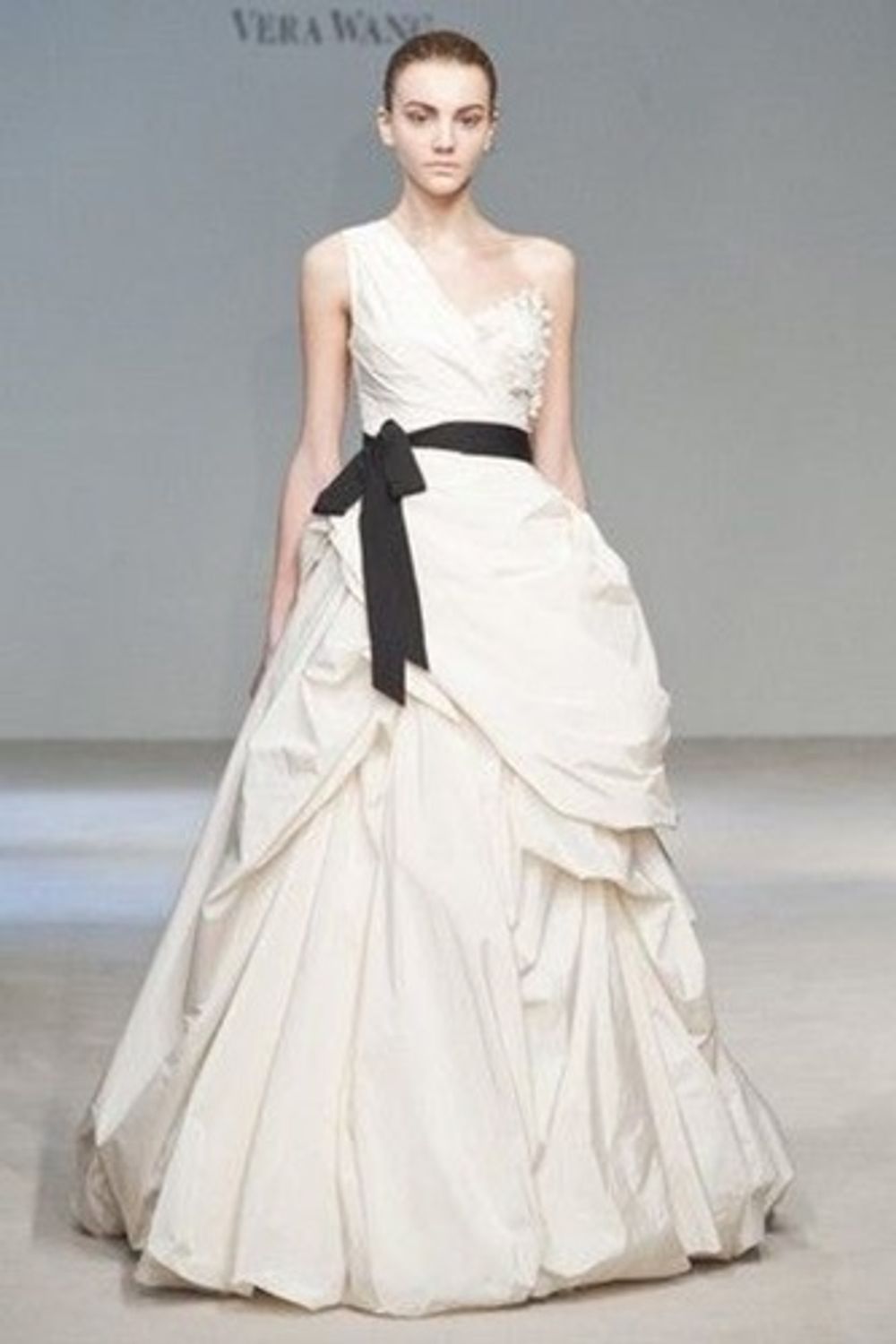 Vera Wang One Shoulder 0