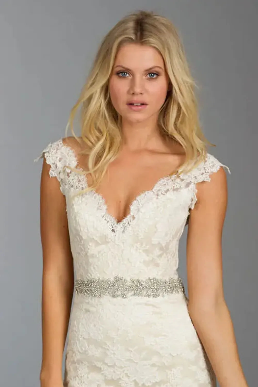 Alvina Valenta 9412 with Veil 10