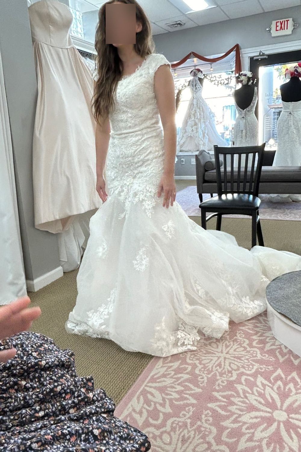 Allure Bridals M708 with veil 0