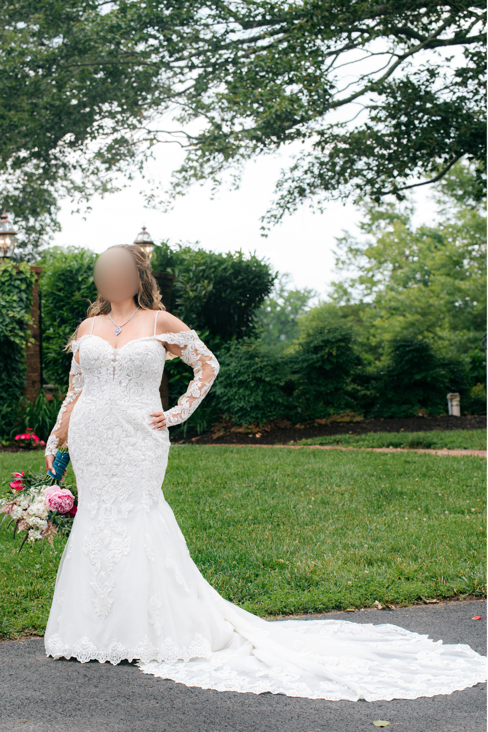 Maggie Sottero Fiona with detachable Overskirt and Sleeves 0