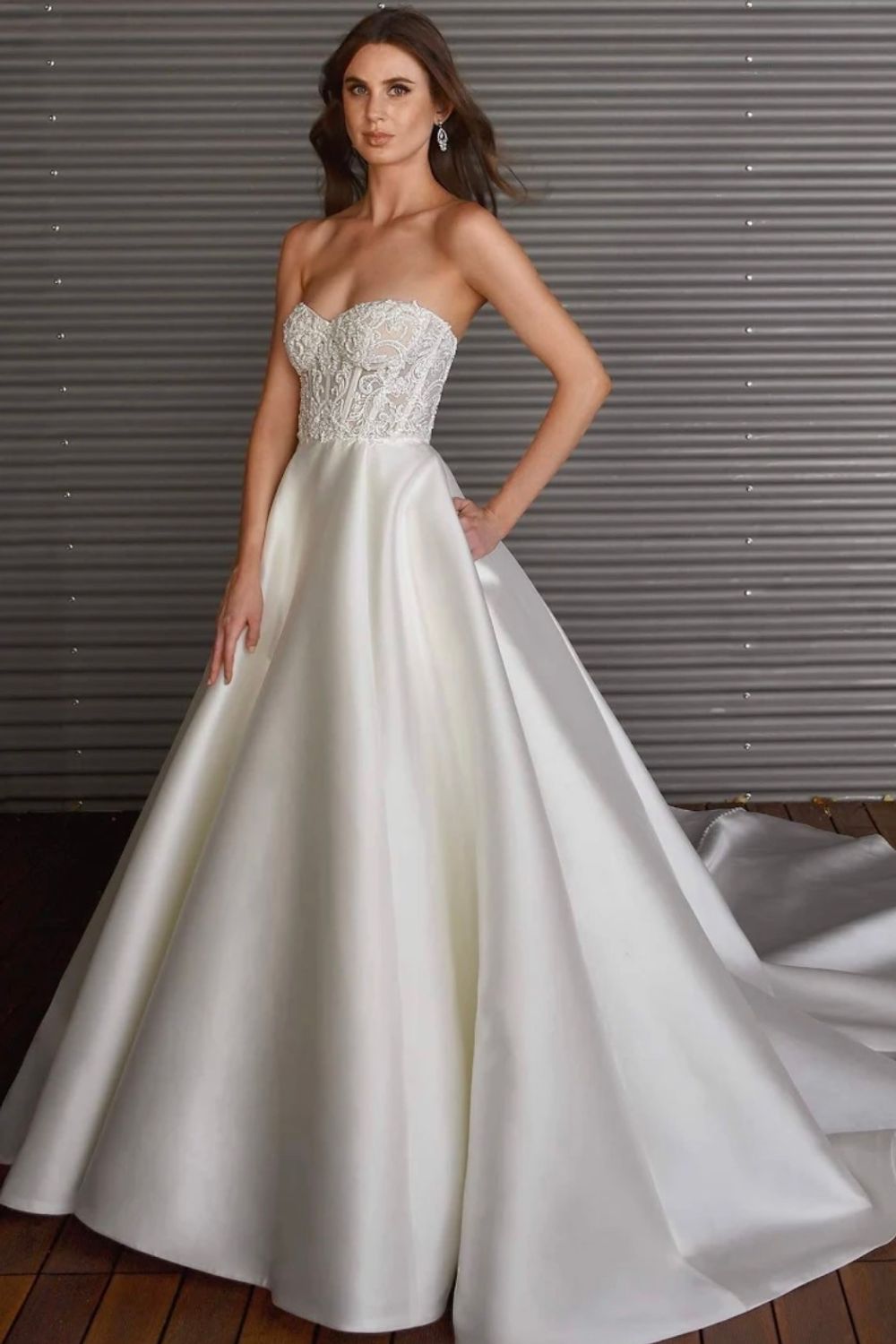Martina Liana 42006 with Veil 8