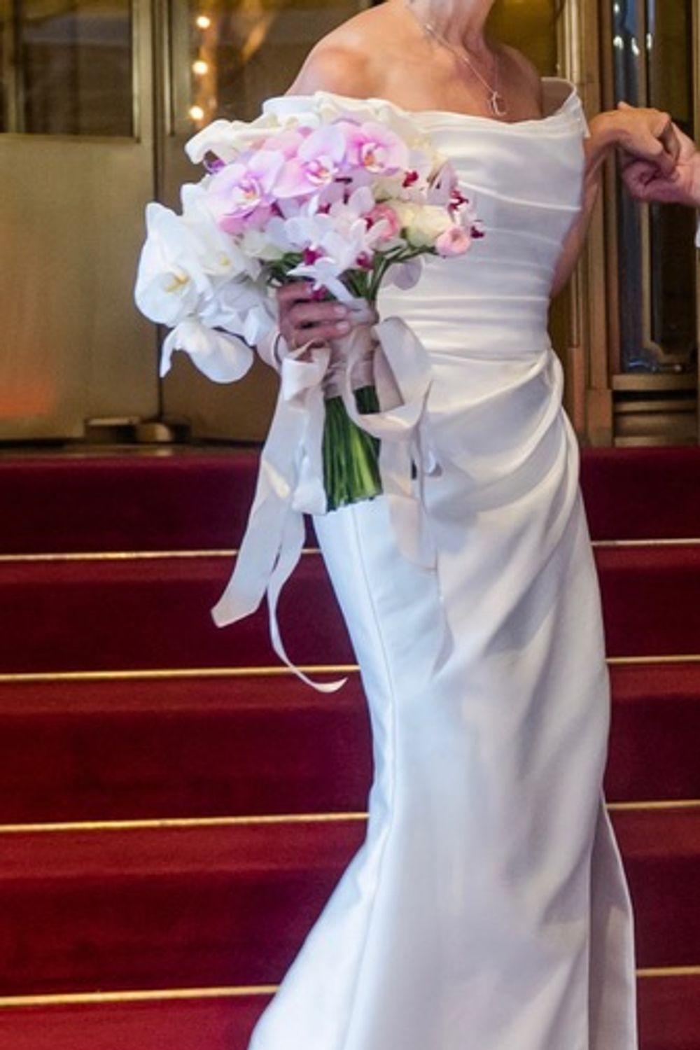 Used Anne Barge Blue Willow Tucker Wedding Dress Used Anne Barge Blue Willow Tucker Wedding Dress