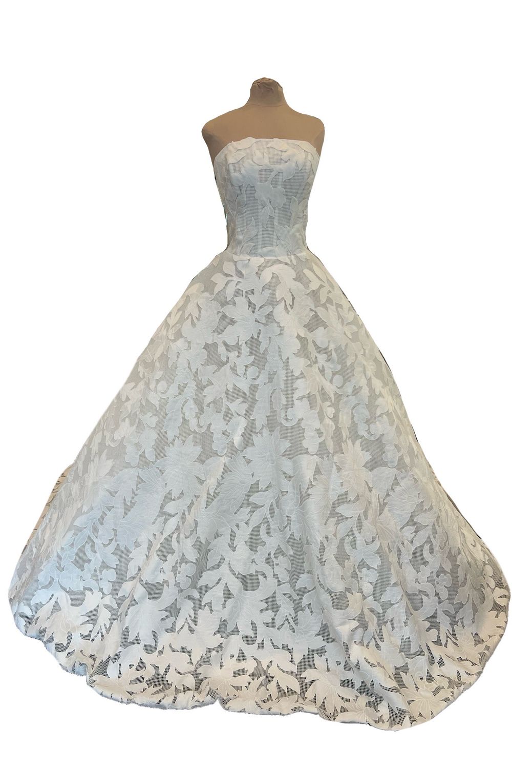 Ines Di Santo Canto with Veil 2