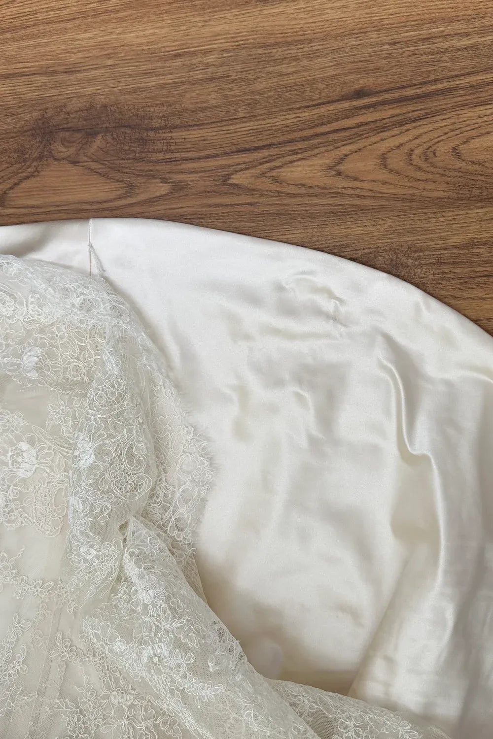 Anne Barge HGT Fit and Flare Ivory Lace with Veil 5