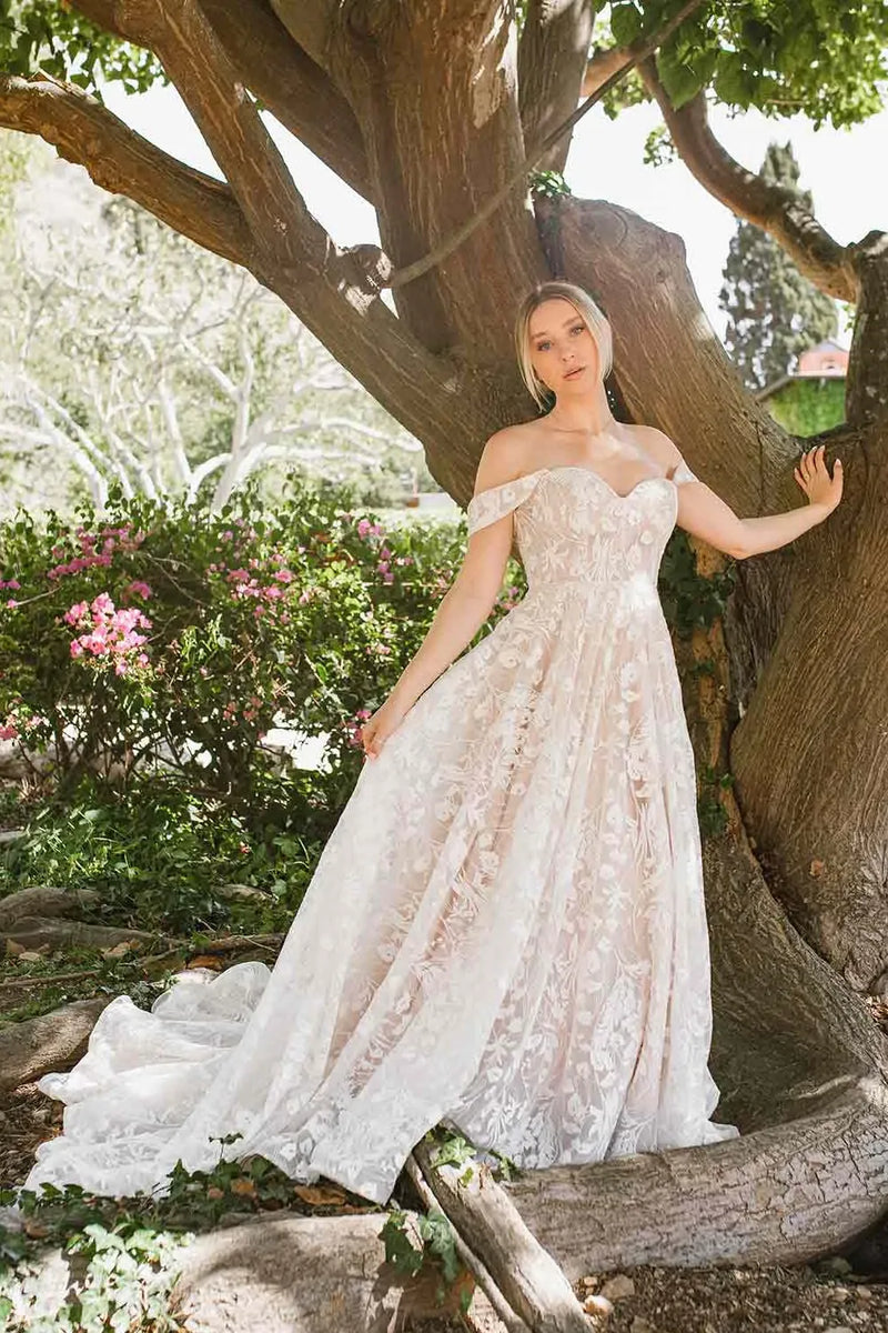 Sample Essense of Australia D3520 Wedding Dress