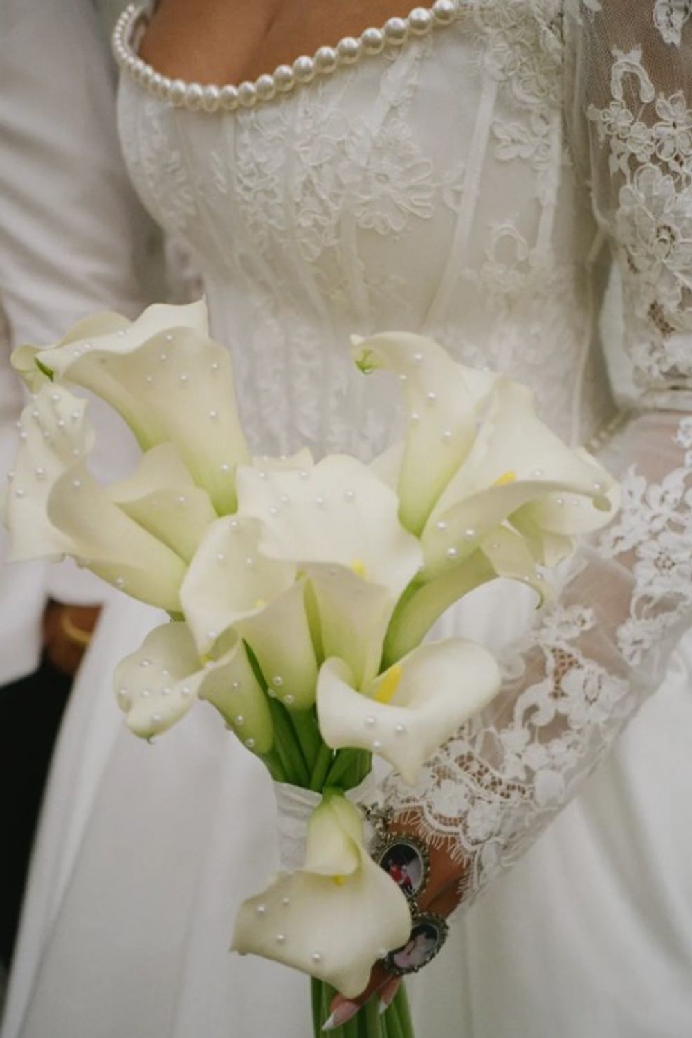 Love by Pnina Tornai 5057 with Veil, Bolero and Bow 9