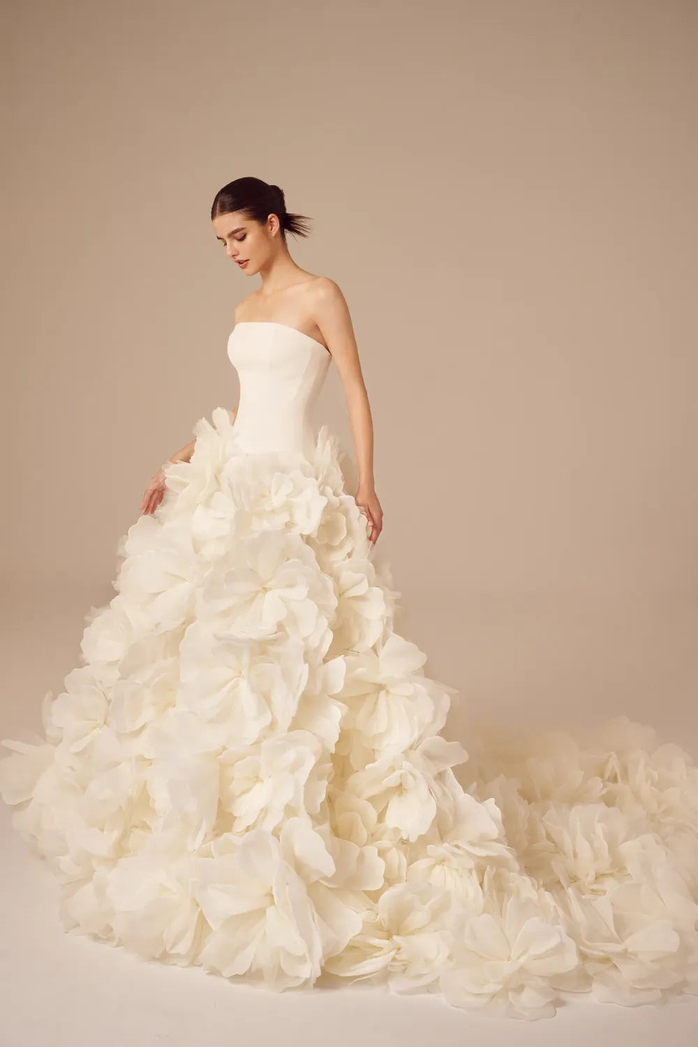 Nicole and Felicia NF047 with Veil 5