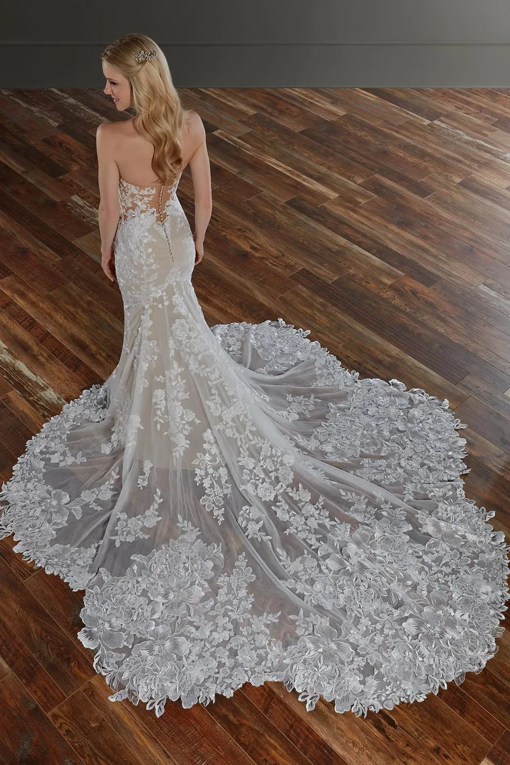 Martina Liana 1103 with Veil 5