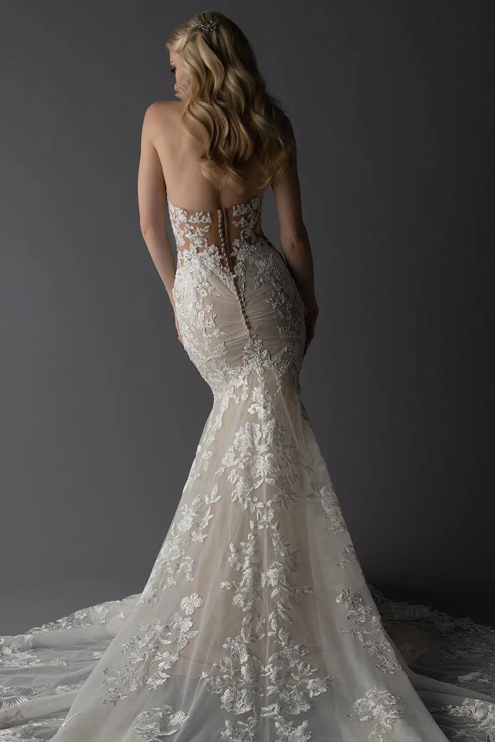Martina Liana 1103 with Veil 1
