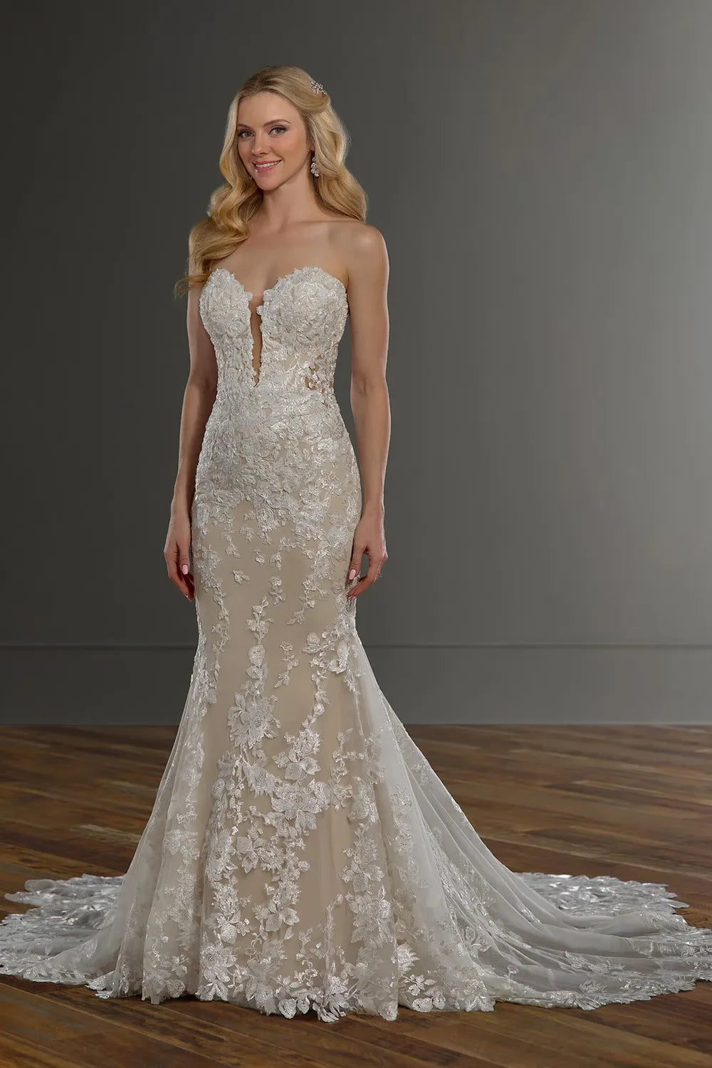 Martina Liana 1103 with Veil 0