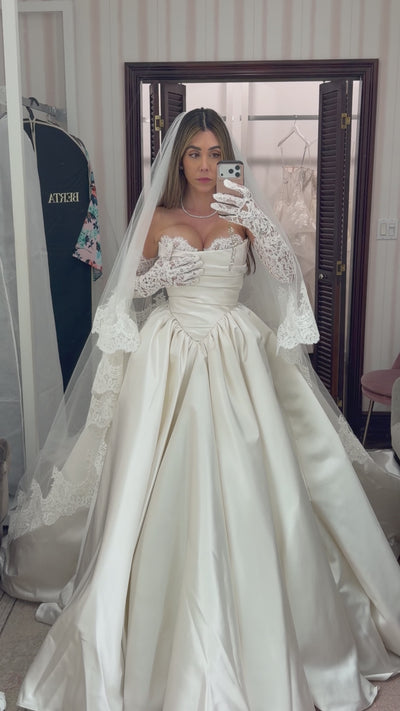 25-114 with Veil and Gloves